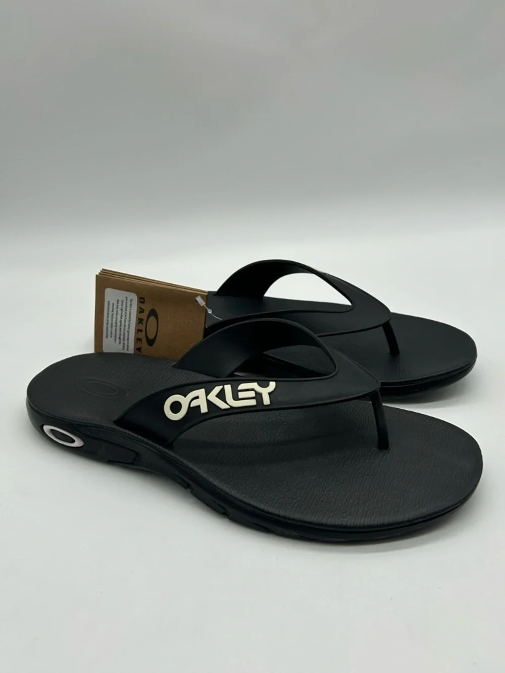 Oakley B1B Flip Flops Men’s Size 10 Black Logo Sandals NWT Made in Brazil